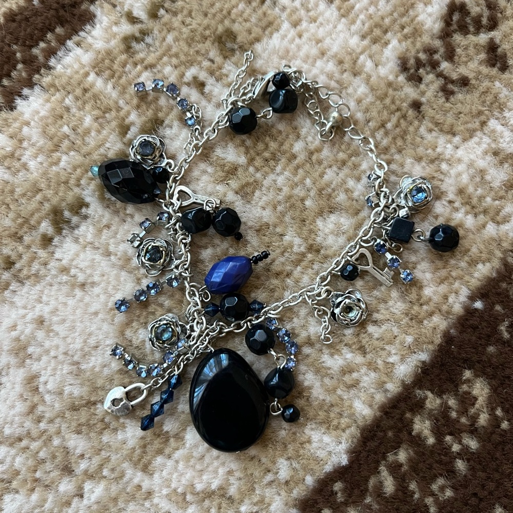 Black & Silver Beaded Stone Dangle Charm Style Bracelet